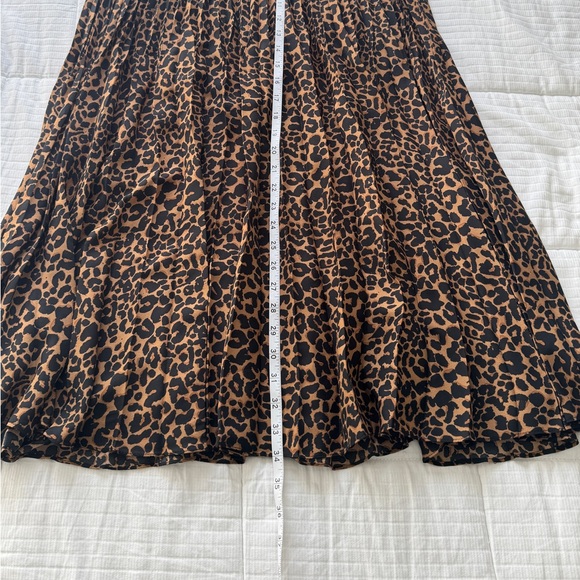 Max Studio leopard print pleated winter chic midi skirt - Picture 6 of 8